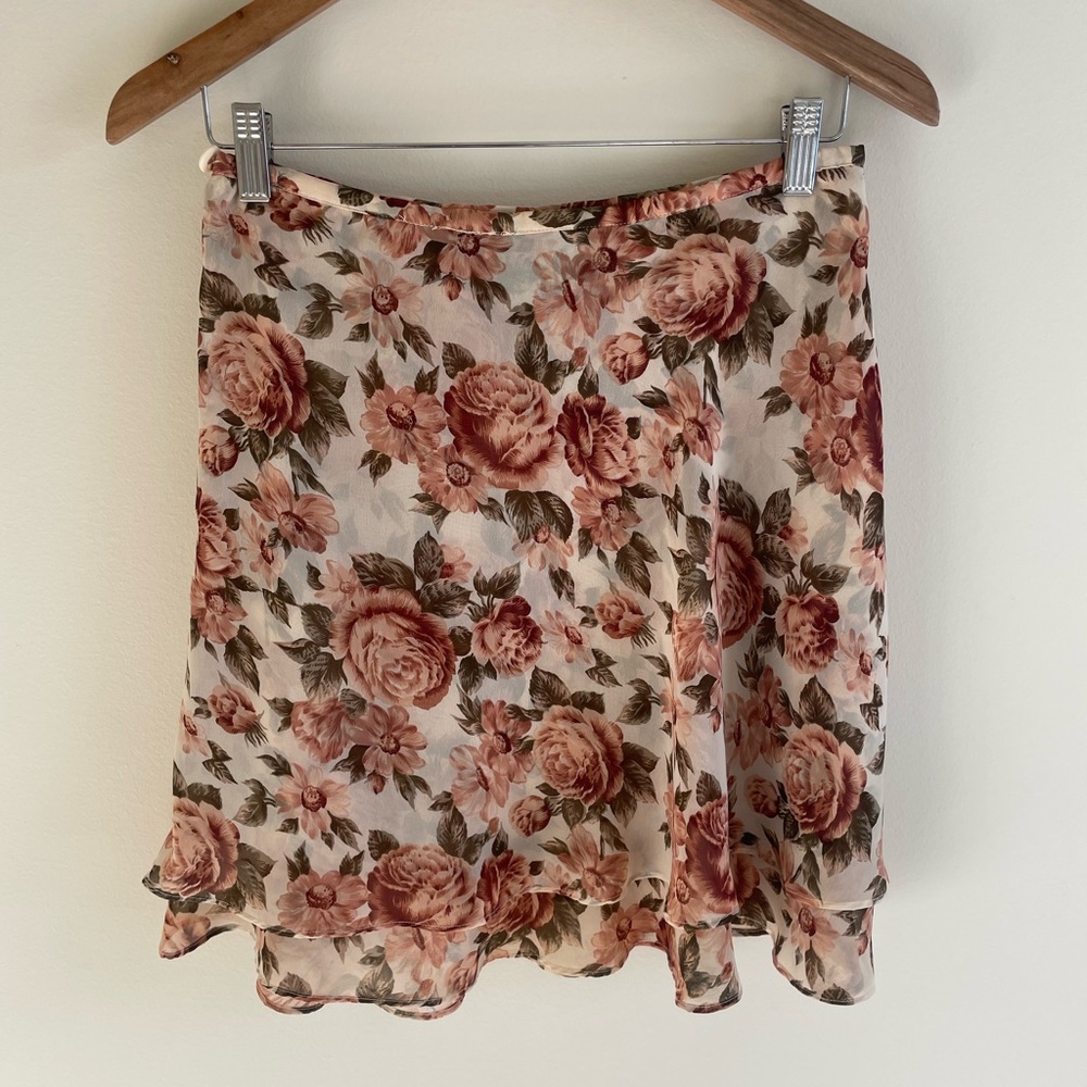 Size M Vintage Express Floral Skirt